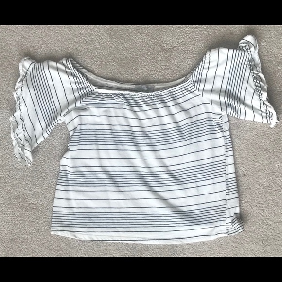 CHARLOTTE RUSSE off the shoulder crop too - Picture 3 of 3